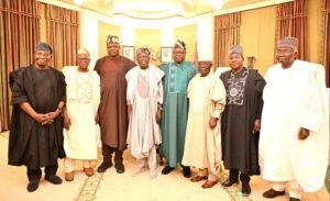 Shugaba Tinubu da magabatan Jihar Plateau. Hoto: Bayo Onanuga